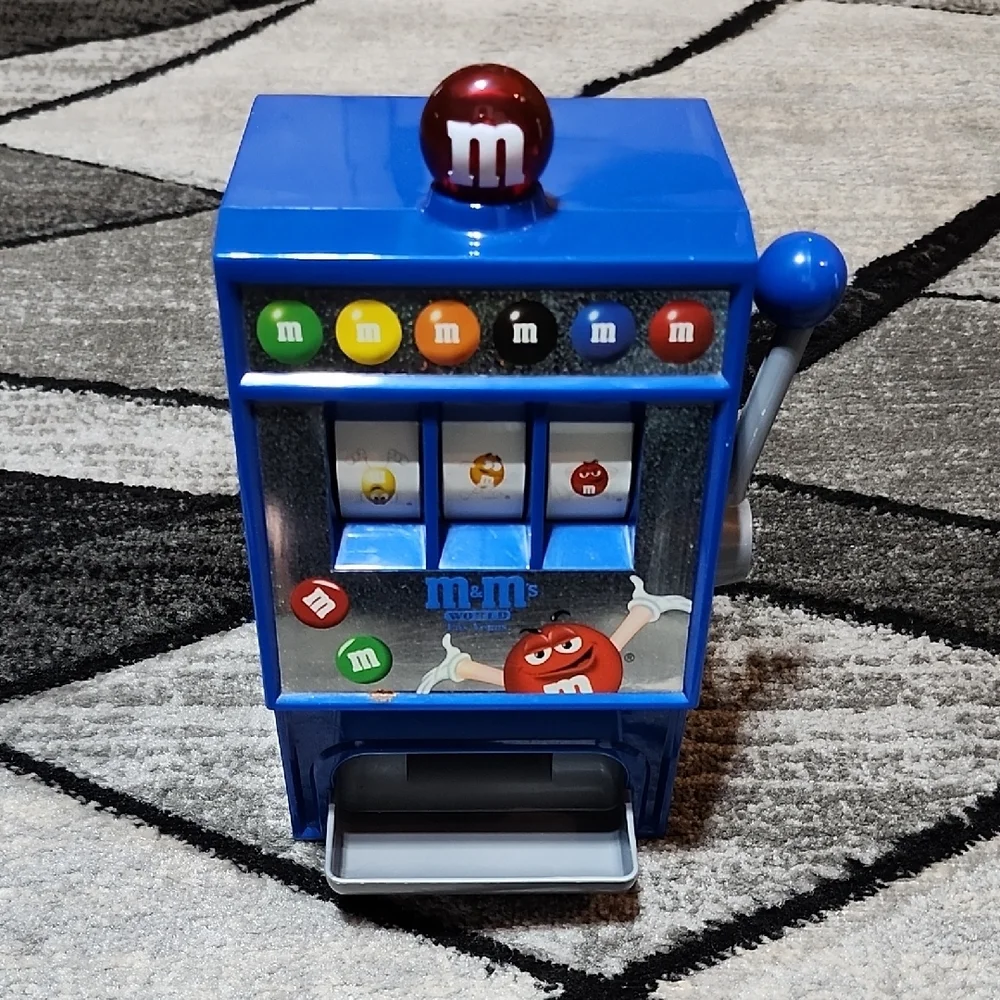 VINTAGE BLUE M&M WORLD COLLECTIBLE MEMORABILIA